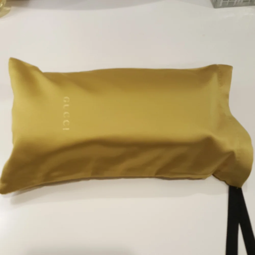 Gucci velvet sun/eyeglass case set 💛💛